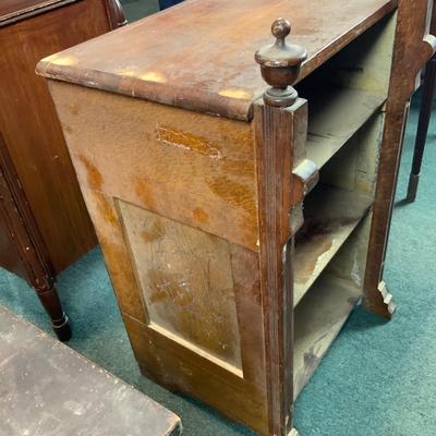 Lot 281 | Small Accent Cabinet