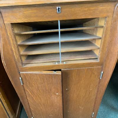 Lot 284 | Oak Victor Victoria Store Display