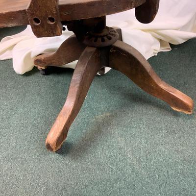 Lot 287 | Oak Office Chair