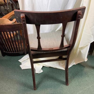 Lot 289 | Single Accent Chair