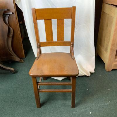 Lot 291 | Solid Oak Chair