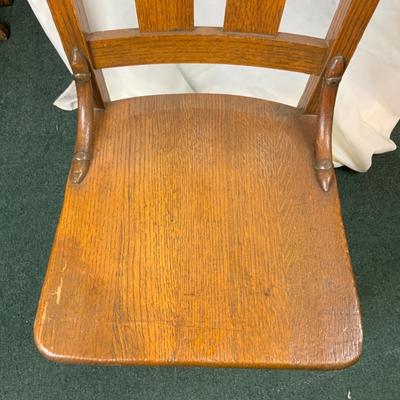 Lot 291 | Solid Oak Chair
