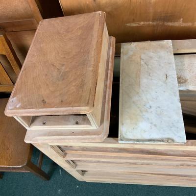 Lot 292 | Stripped-Down 3-Drawer Chest
