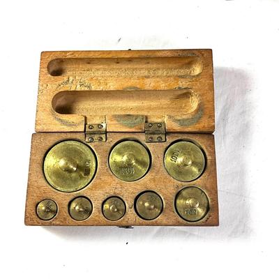 1531 Vintage Brass Balance Scale on Footed Marble Base with Brass Weight Set