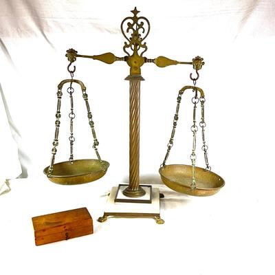1531 Vintage Brass Balance Scale on Footed Marble Base with Brass Weight Set