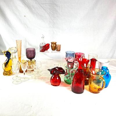 1534 Lot of Mixed Colored & Crackle Glassware