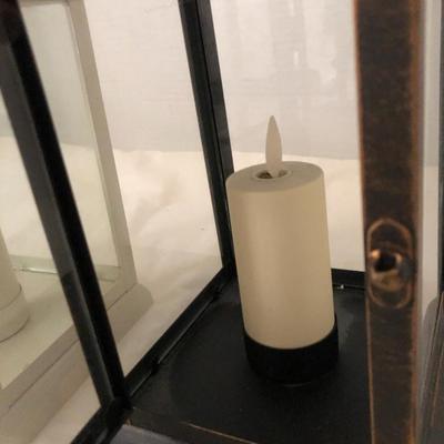 Home Decor Lantern with Remotes -Lot 292