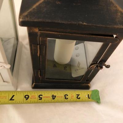 Home Decor Lantern with Remotes -Lot 292