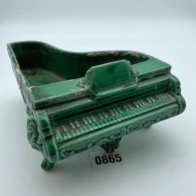 Green, piano planter