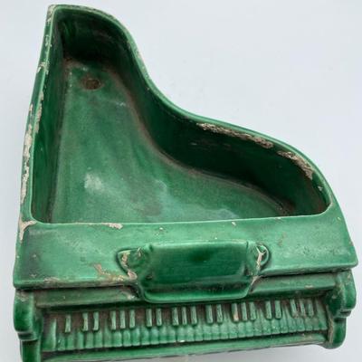 Green, piano planter