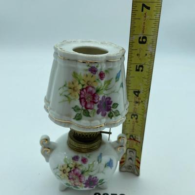 Mini floral oil lamp