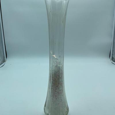 Clear swung vase