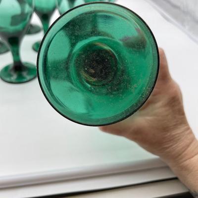 Libbyâ€™s crystal teardrop Juniper wine glass