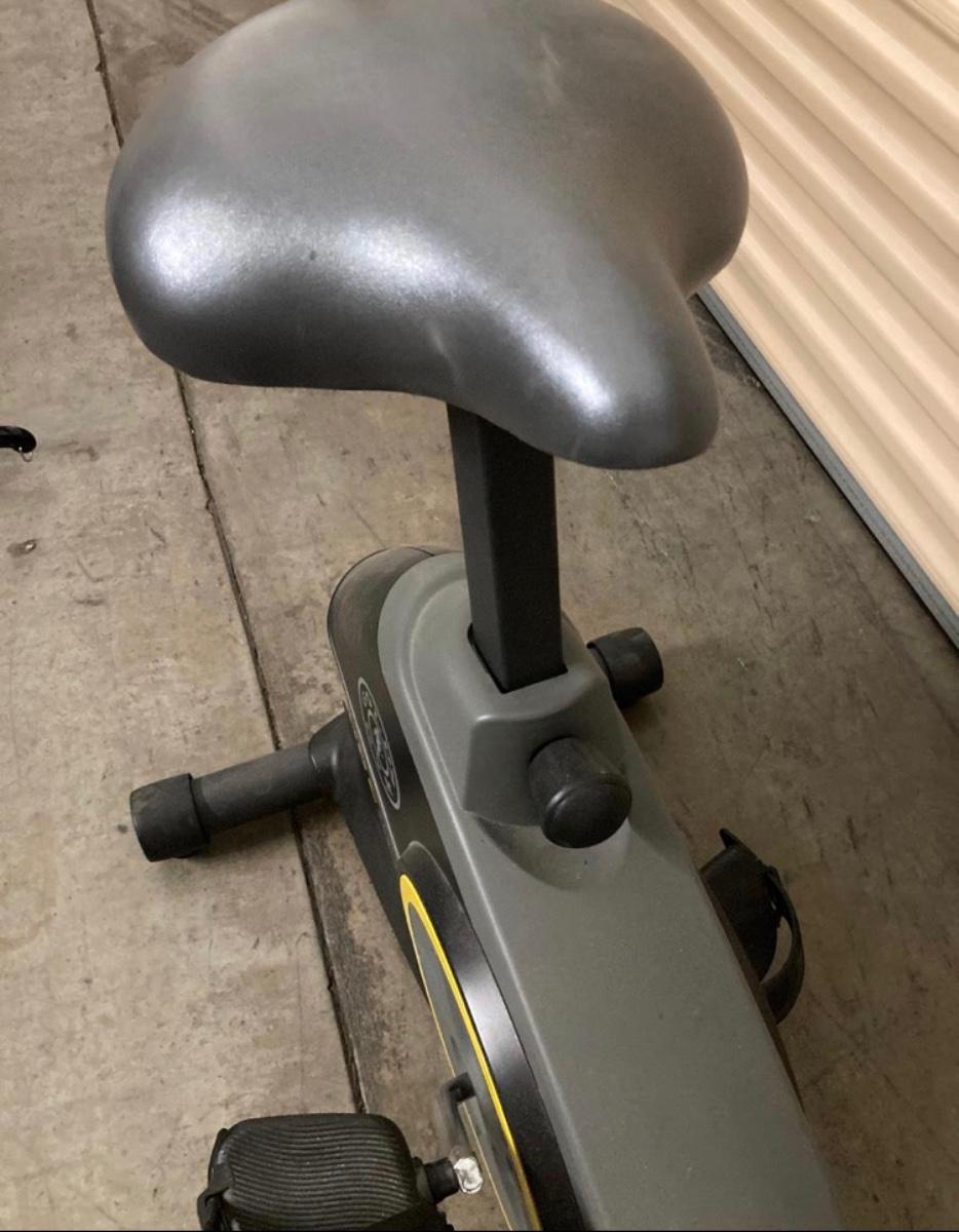 Gold's gym 290 exercise bike hotsell