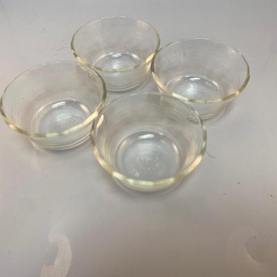Set of 4 Clear Pyrex Scalloped Edge Fruit Dessert Bowls Dishes