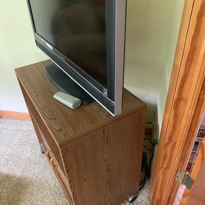 Sony Bravia 32â€ Flat Screen TV w/stand