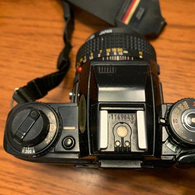 Minolta X-700 35mm Camera & Flash