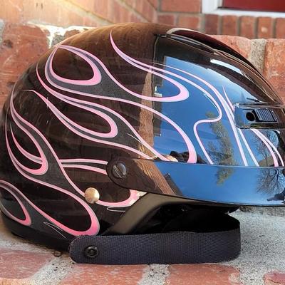 Z1R Size Medium Motorcycle Helmet with Pink Flames
