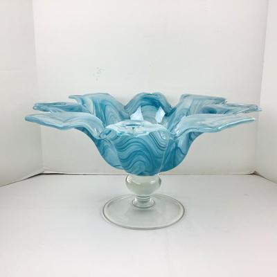 Lot 323 Lavorazione Arte Murano, made in Italy Pedestal Bowl