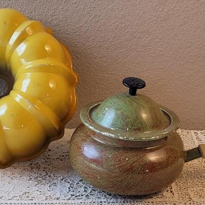 Vintage Mid Century Bundt Pan and Pot with Lid