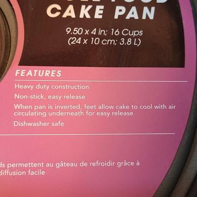 New Calphalon Angel Food Cake Pan