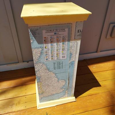 Small Yellow Shelf with Map (WS-BBL)