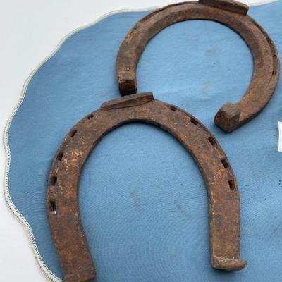Horse shoes