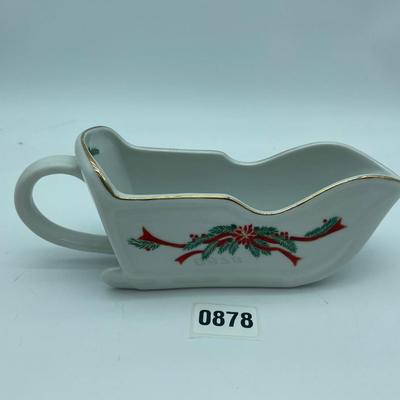 Vtg Tienshan Christmas gravy sleigh boat and salt & pepper shakers