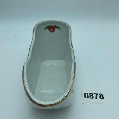 Vtg Tienshan Christmas gravy sleigh boat and salt & pepper shakers