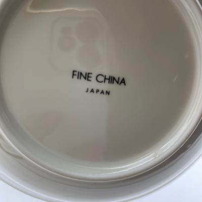 14 Royal Limited Holly soup bowls