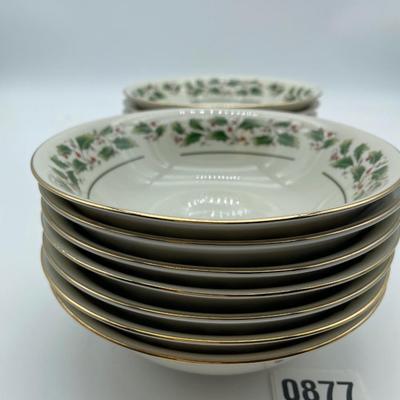 14 Royal Limited Holly soup bowls