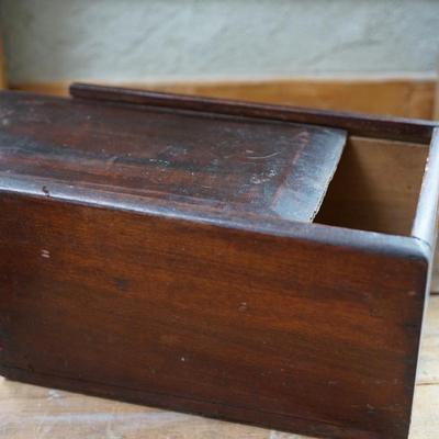 ANTIQUE CANDLE BOX W/ SLIDING LID OF HAND CRAFT