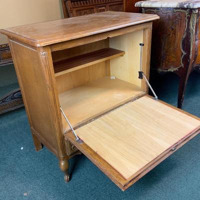 Lot 297 | Oak Bar