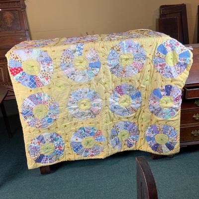 Lot 304 | Yellow Quilt | Dresden Star
