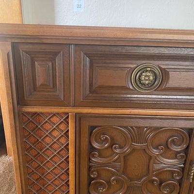 Vintage turn table with records