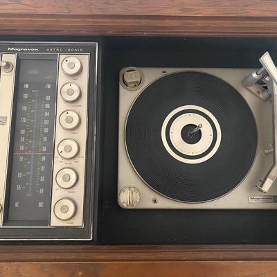 Vintage turn table with records