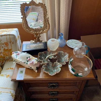 Lot of small items including hobnail glass