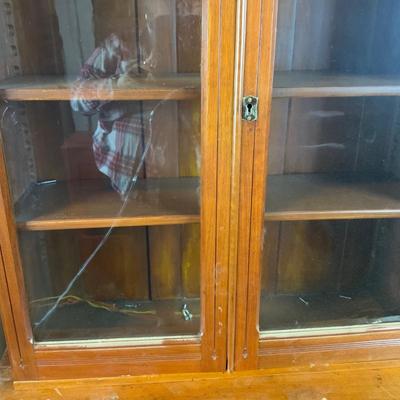 Lot 318 | 2-Piece Walnut Cabinet