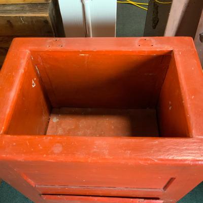 Lot 319 | Painted Ice Chest