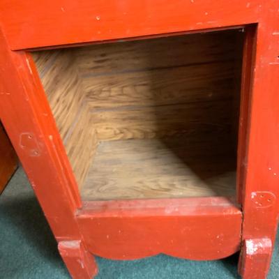 Lot 319 | Painted Ice Chest