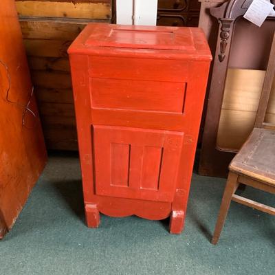 Lot 319 | Painted Ice Chest