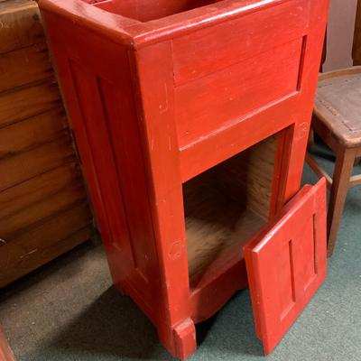 Lot 319 | Painted Ice Chest