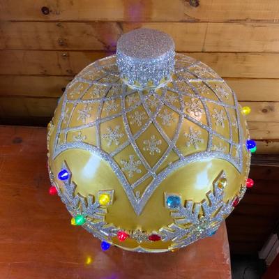 Lot 320 | Large Light-Up Christmas Ball