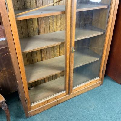 Lot 325 | Oak Bookshelf