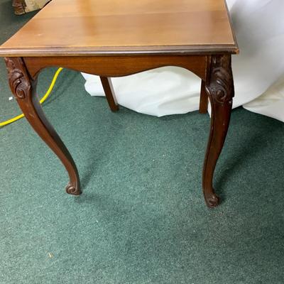 Lot 326 | Refinished Queen Anneâ€™s Chair
