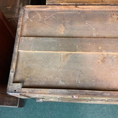 Lot 328 | Antique 4-Drawer Dresser