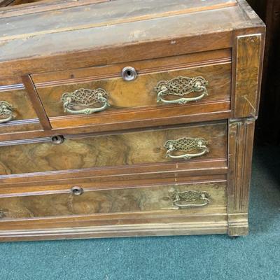 Lot 328 | Antique 4-Drawer Dresser