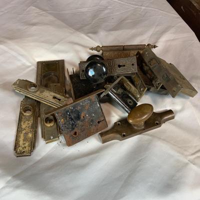 Lot 330 | Locks | Door Knobs | Faceplates