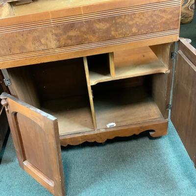 Lot 331 | Buffet Cart on Wheels
