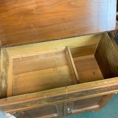 Lot 331 | Buffet Cart on Wheels